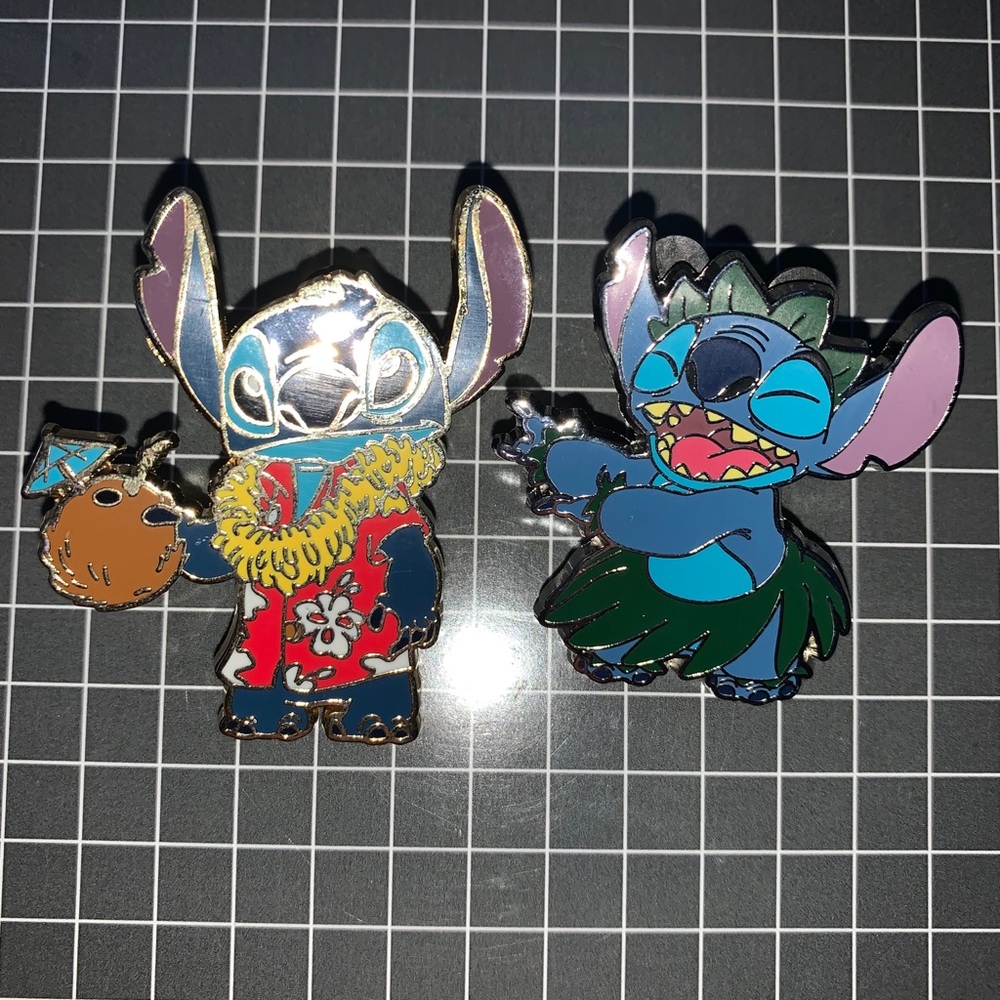 Disney pins